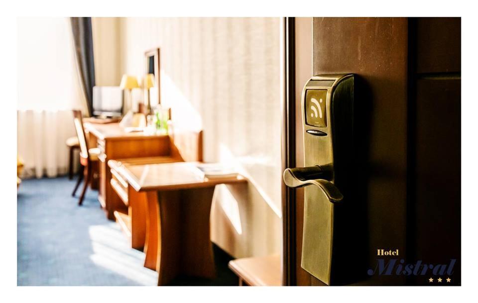 Hotel Mistral Марки Экстерьер фото