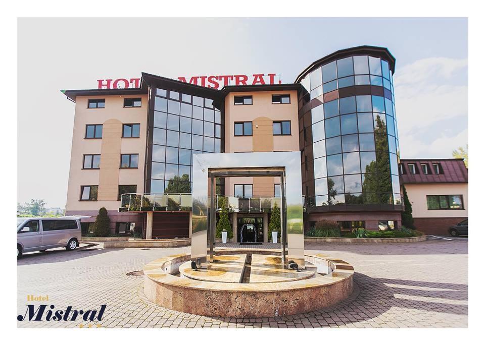 Hotel Mistral Марки Экстерьер фото