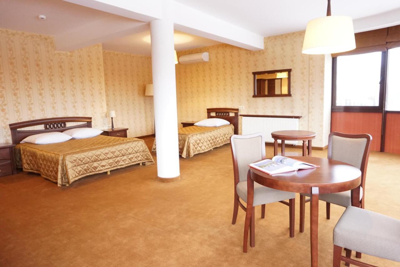 Hotel Mistral Марки Экстерьер фото